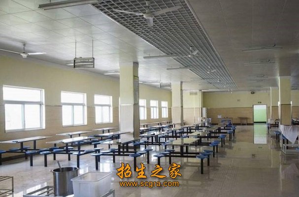 學(xué)校食堂