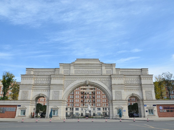 成都航空旅游職業(yè)學(xué)校