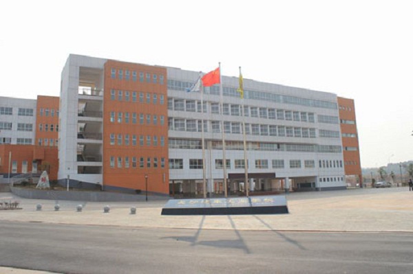 長(zhǎng)沙汽車工業(yè)學(xué)校