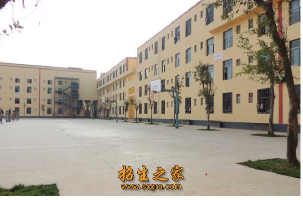 云南昆明工業(yè)學校2018年招生簡章