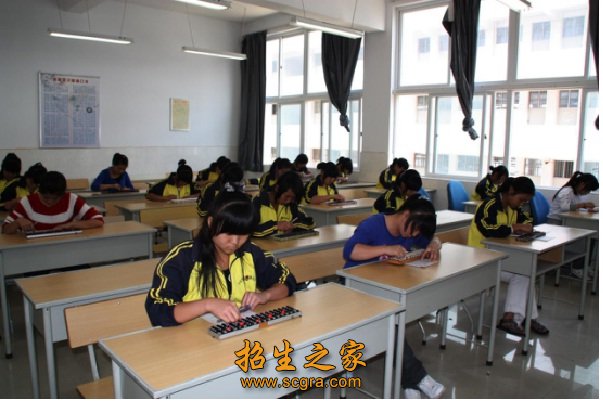 開遠(yuǎn)市職業(yè)高級(jí)中學(xué)2018年錄取分?jǐn)?shù)線