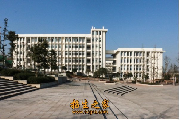 成都信息技術學校的就業(yè)保障和助學政策及升學