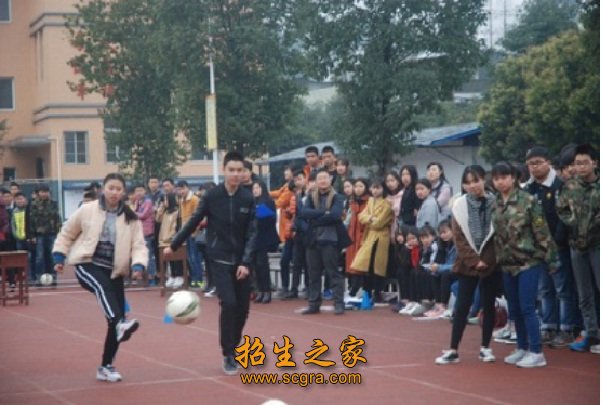 四川省丹棱職業(yè)高級中學校的收費標準_助學政策