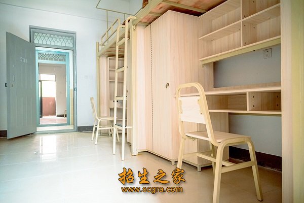 學(xué)校環(huán)境