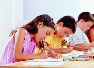 選擇讀職高學(xué)校。