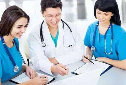 臨床?？粕某雎? width=