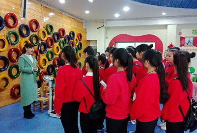 四川省宜賓市職業(yè)技術(shù)學(xué)校(原宜賓商職校)教育專業(yè)的見(jiàn)習(xí)之旅（2）