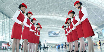 成都市西翔航空航空服務(wù)專業(yè)「中專+大專」招生