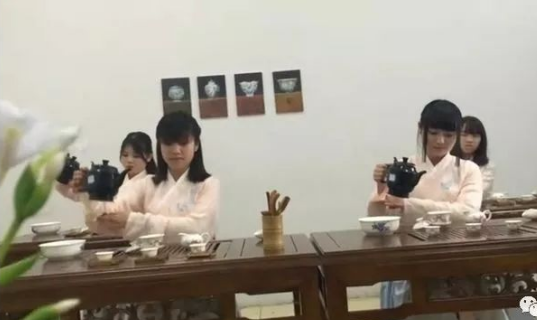 成都市中等職業(yè)學(xué)校