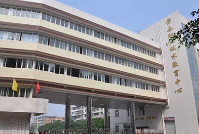 榮縣職教中心(榮縣職高/榮縣技工學(xué)校)學(xué)校正門(mén)