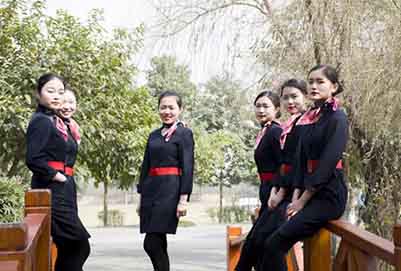 郫縣友愛職業(yè)技術(shù)學(xué)?？罩谐藙?wù)2