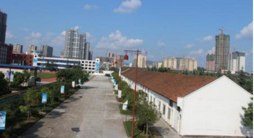 閬中東南航空職業(yè)學(xué)校