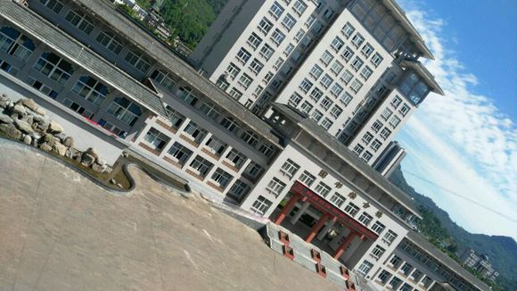 雅安職業(yè)技術(shù)學(xué)院-圖書館