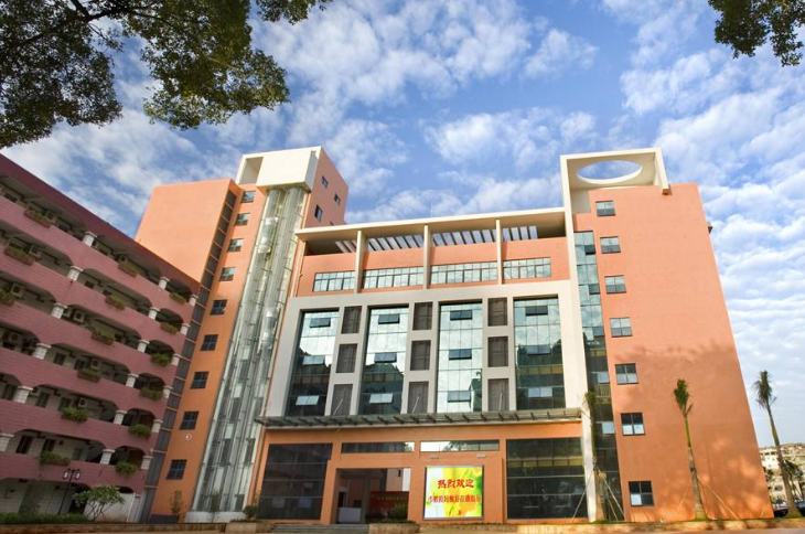 成都職業(yè)學(xué)校,五月花高級技工學(xué)校