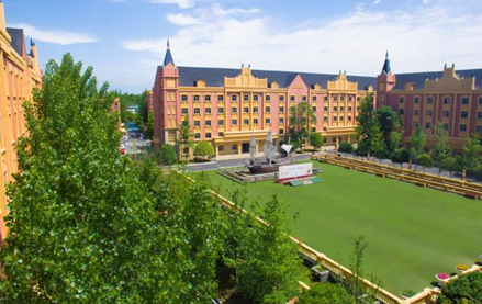 學(xué)校運(yùn)動(dòng)場(chǎng)