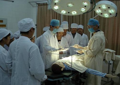 成都中醫(yī)藥大學(xué)針灸學(xué)校