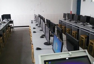 宜賓縣柳嘉職業(yè)技術(shù)學(xué)校建筑CAD制圖課教室