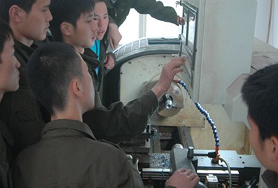 宜賓縣柳嘉職業(yè)技術學校數(shù)控銑床實訓