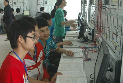 宜賓縣柳嘉職業(yè)技術(shù)學(xué)校單片機(jī)實(shí)驗(yàn)室