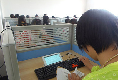 宜賓縣柳嘉職業(yè)技術(shù)學(xué)校學(xué)生傳票翻打?qū)嵱?xùn)室