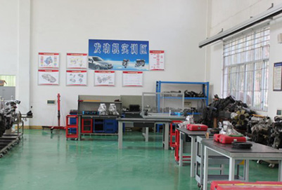 宜賓市南溪職業(yè)技術(shù)學校汽車專業(yè)實訓室