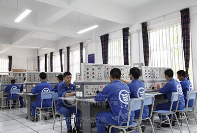 成都市飛機(jī)電子設(shè)備維修專業(yè)「高中」