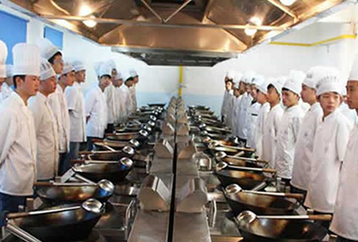 四川省五月花學(xué)院廚師烹飪專業(yè)招生如何「初中起點」