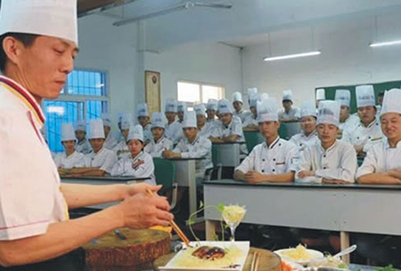 四川省五月花學(xué)院廚師烹飪專業(yè)招生如何「初中起點」