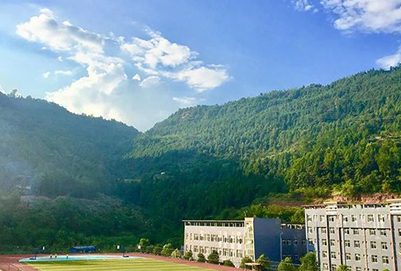 平昌通用職業(yè)技術(shù)學(xué)校學(xué)校大門