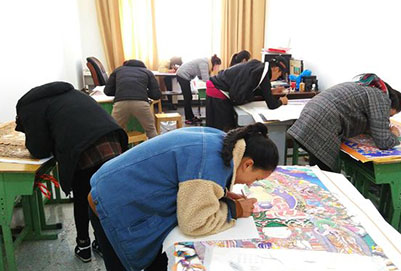 四川省馬爾康民族師范學(xué)校學(xué)生創(chuàng)作剪影16