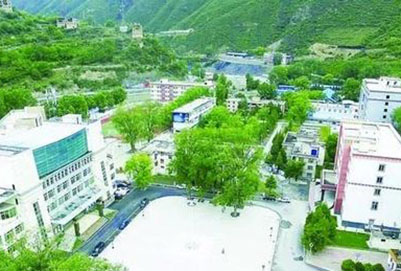 四川省阿壩衛(wèi)生學(xué)校校園俯拍