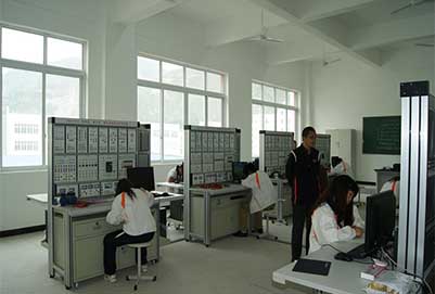 阿壩州中等職業(yè)技術(shù)學(xué)校機(jī)電技術(shù)