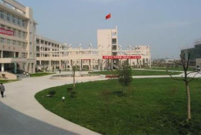 學(xué)校封閉是管理是好處多還是壞處多