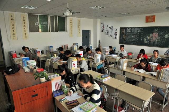 2025年普高和職高哪個(gè)好，這里有你需要的答案。