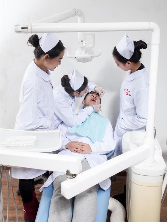 成都市口腔醫(yī)學(xué)職業(yè)學(xué)院怎么樣 口腔修復(fù)專業(yè)職業(yè)