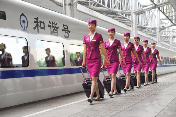 成都市鐵路軌道交通運(yùn)輸學(xué)校2025年招生簡(jiǎn)介，高職