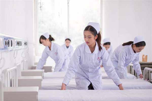 成都市華西衛(wèi)校招生，綿陽的學(xué)生可以去讀職高嗎