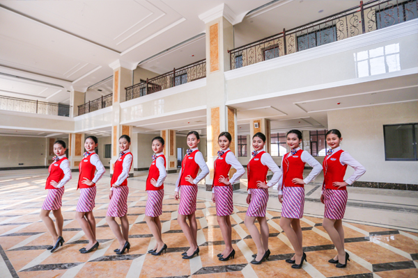 2025年四川省旅游航空專修學(xué)院招生簡介，昆明職高