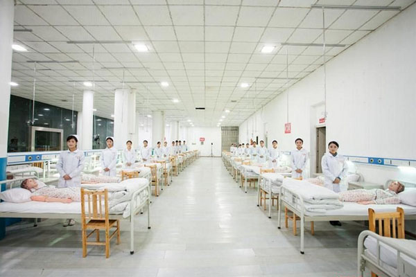 成都市華西衛(wèi)校2025年招生簡介