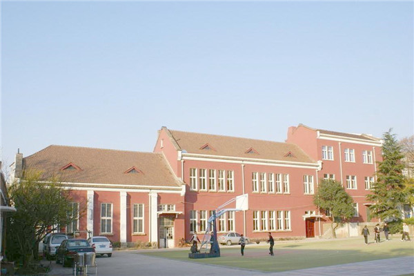 重慶醫(yī)藥學(xué)校