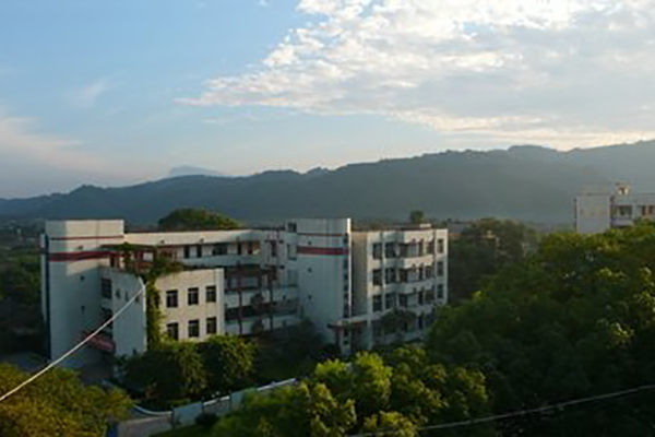 解夾江縣云吟職業(yè)高級中學