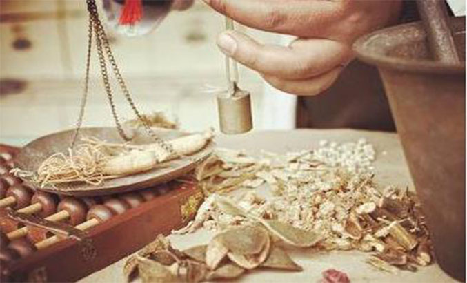 2025年中醫(yī)學(xué)參加工作后一個(gè)月工資能有多少錢