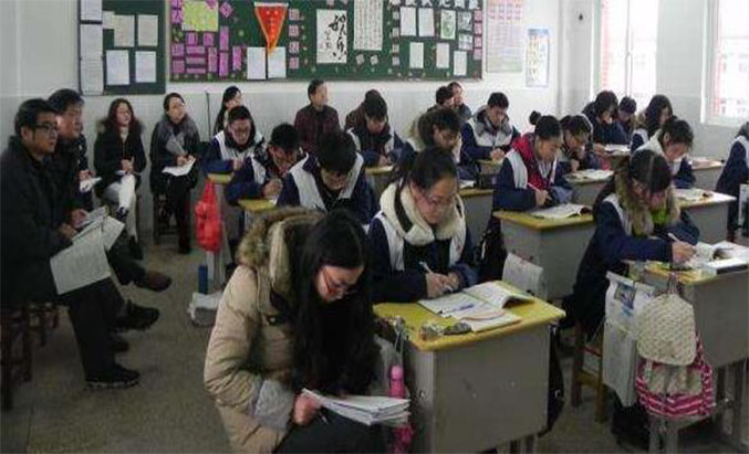 2025年中小學(xué)教育參加工作后一個(gè)月工資能有多少