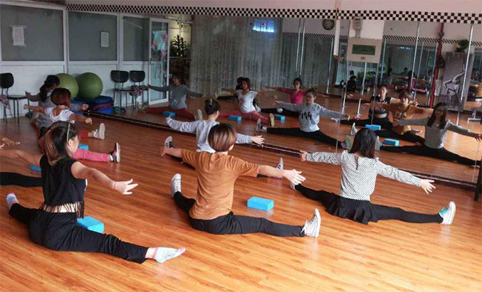 2025年藝術(shù)培訓(xùn)參加工作后一個月工資能有多少錢