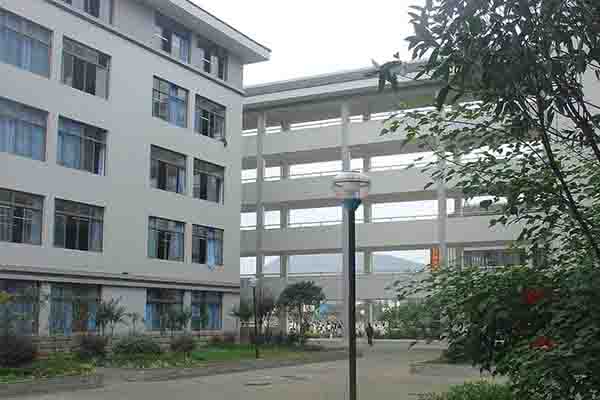 雅安職業(yè)學校