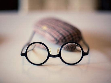 弱視癥狀在臨床醫(yī)學(xué)上怎么表現(xiàn)？