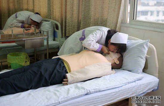 重慶市醫(yī)科學(xué)校學(xué)費(fèi)是多少錢及收費(fèi)標(biāo)準(zhǔn)