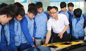 四川科華技工學(xué)校汽車實訓(xùn)