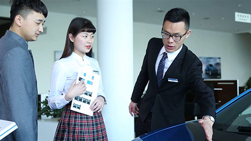 四川愛華學(xué)院寶馬實(shí)訓(xùn)