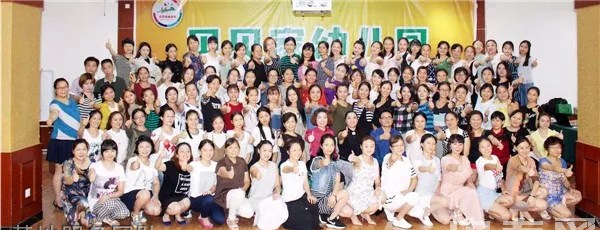 樂(lè)山市中區(qū)振興中等職業(yè)學(xué)?；胤?wù)團(tuán)隊(duì)